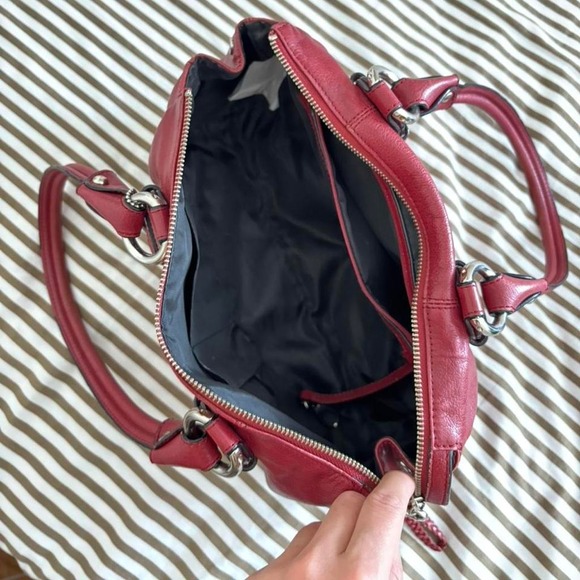 VINTAGE RED SHOULDER BAG - Picture 6 of 7